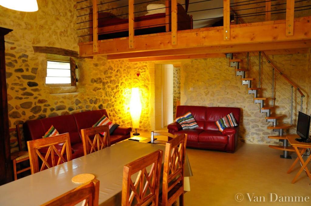 Gites Du Domaine Des Dames فالون بون دارْك المظهر الخارجي الصورة