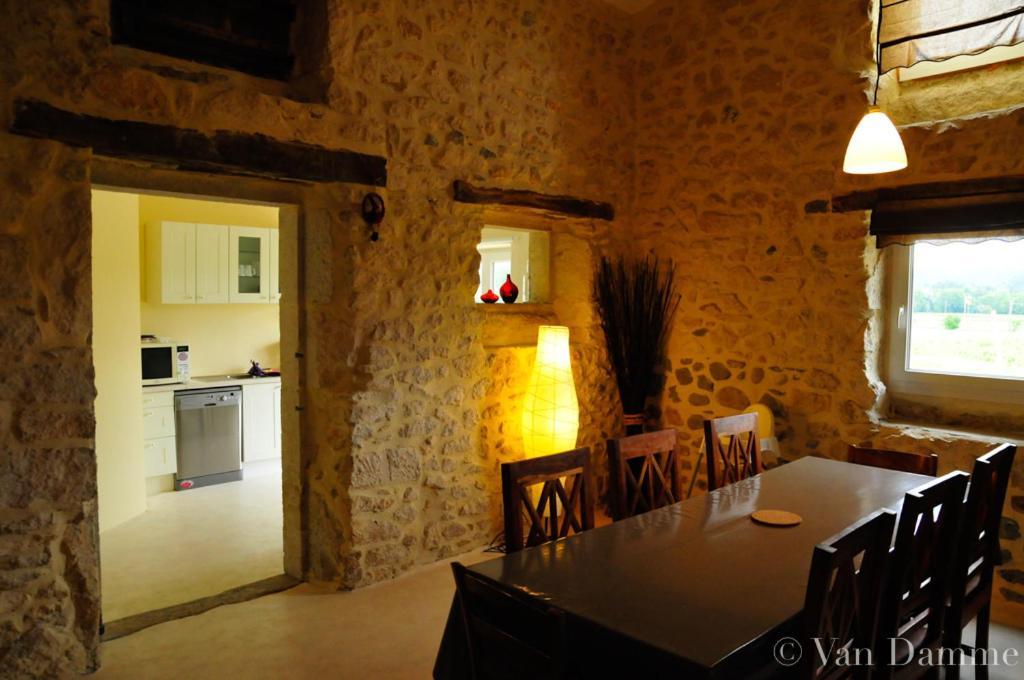 Gites Du Domaine Des Dames فالون بون دارْك المظهر الخارجي الصورة