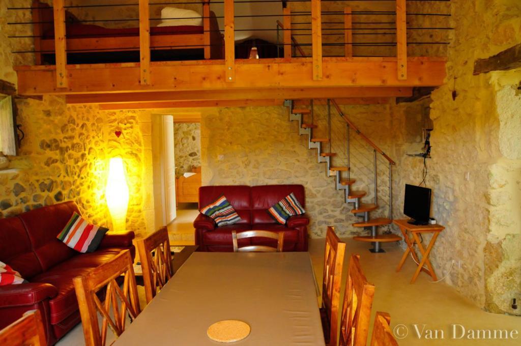 Gites Du Domaine Des Dames فالون بون دارْك المظهر الخارجي الصورة